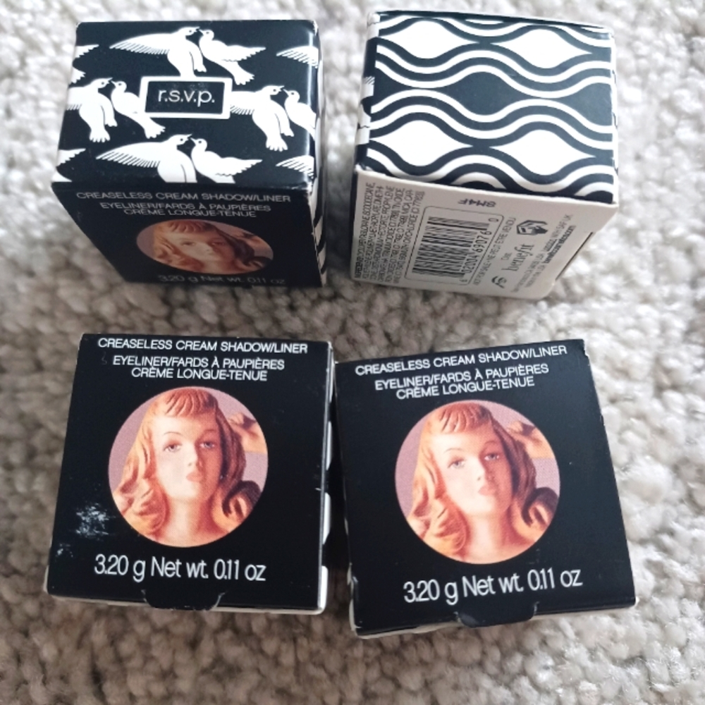 ⭐️Add to bundle for special offer Benefit cream shadow